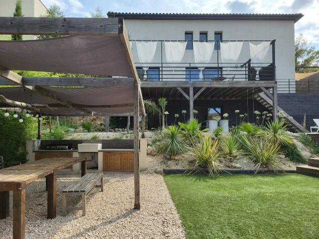 Maison 4 pièces 205 m²