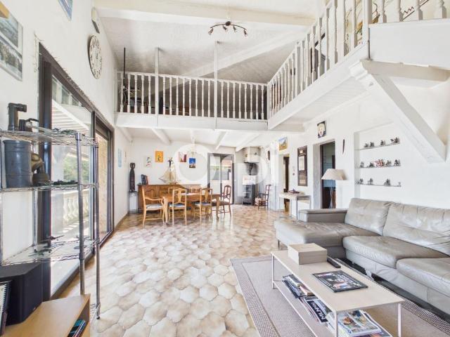 Maison 4 pièces 201 m²