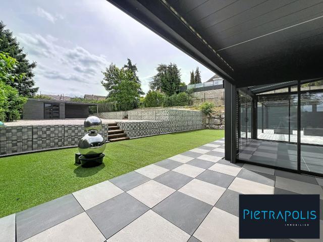 Maison 4 pièces 203 m²