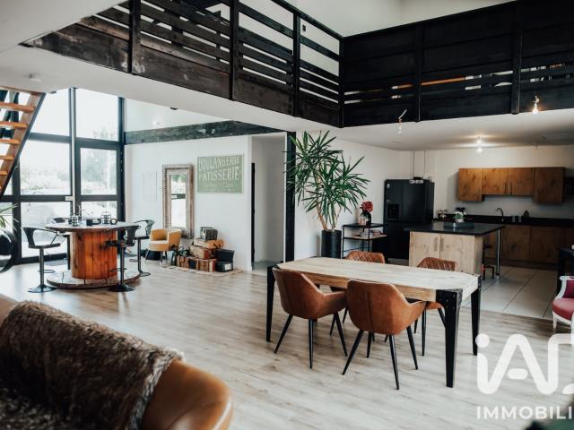 Maison 4 pièces 214 m²