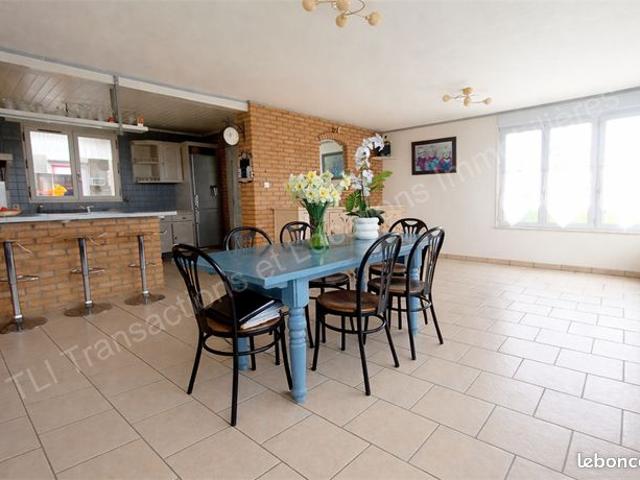 Maison 4 pièces 215 m²