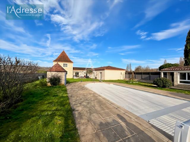 Maison 5 pièces 254 m²