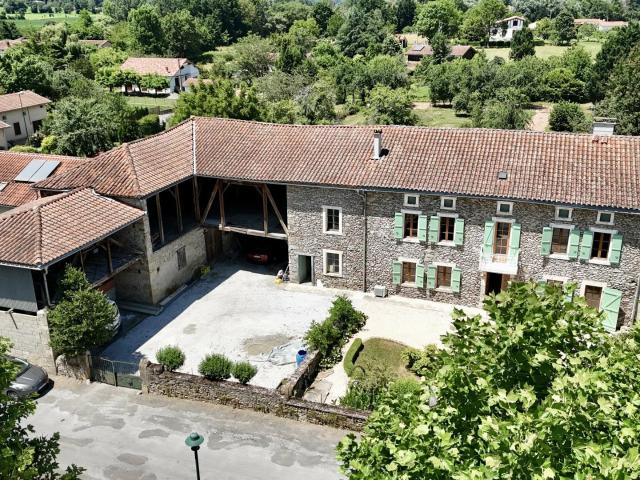 Maison 4 pièces 250 m²