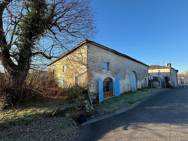 Maison 4 pièces 300 m²