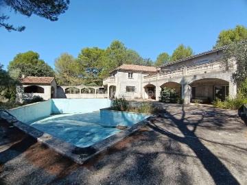 Maison 4 pièces 300 m²