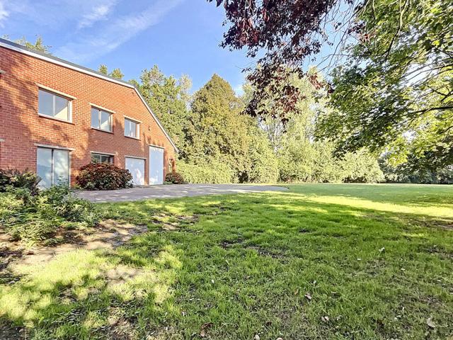 Maison 4 pièces 300 m²