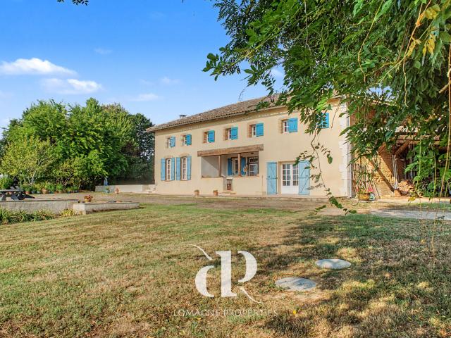 Maison 4 pièces 321 m²