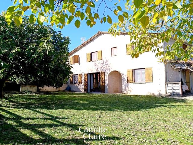 Maison 4 pièces 345 m²