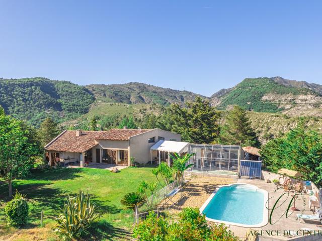 Maison 4 pièces 315 m²