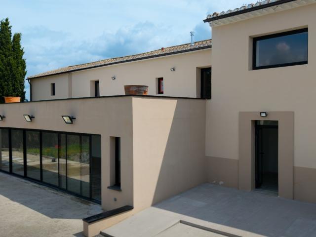 Maison 4 pièces 383 m²