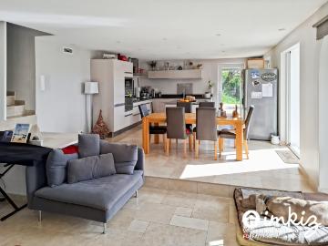 Maison à vendre à Alpes - Cuisine équipée