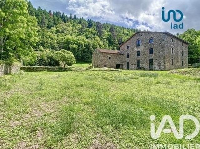 Maison 4 pièces 487 m²