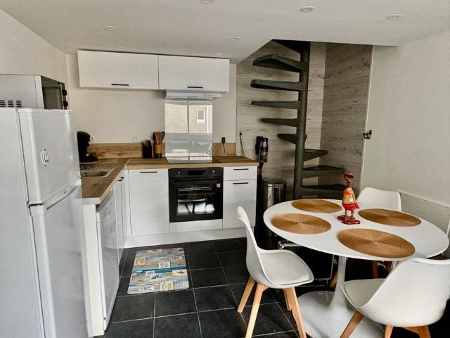 Maison 4 pièces, 48 m² à louer à Sète 34200