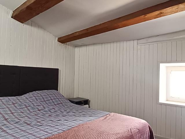 Maison 4 pièces, 50 m² à louer à Bizanet 11200