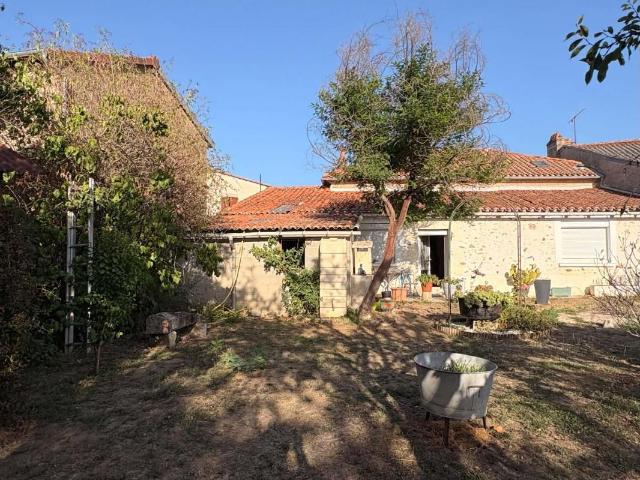 Maison 4 pièces 546 m²
