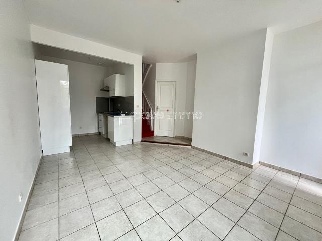 Maison 4 pièces, 58 m² à louer à Montville 76710