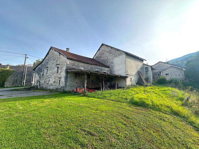 Maison 4 pièces 650 m²