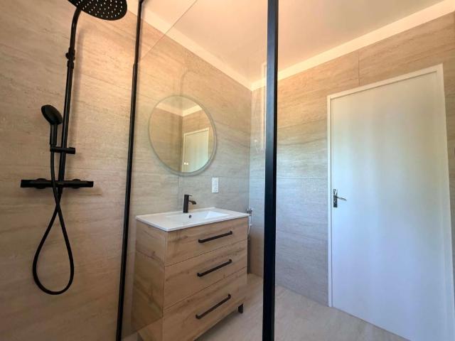 Maison 4 pièces, 70 m² à louer à Aups 83630