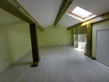 Maison 4 pièces, 71 m² à louer à Lhommaizé 86410