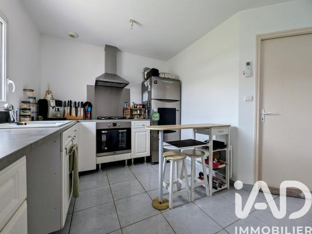 Maison 4 pièces, 74 m² à louer à Châteauneuf 85710