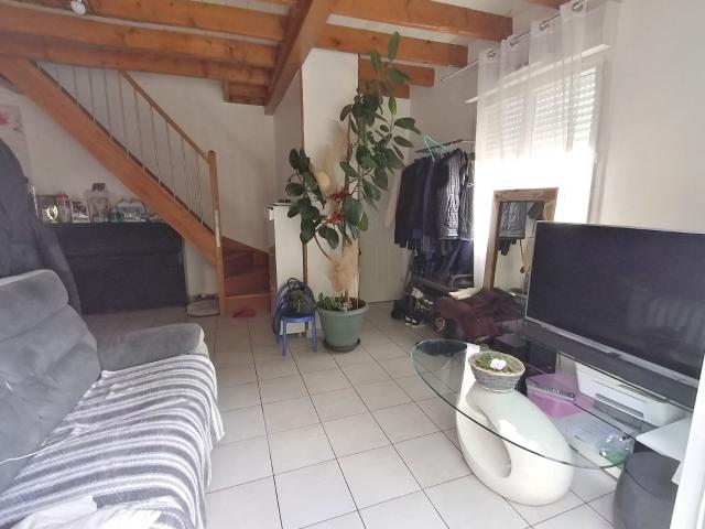 Maison 4 pièces, 75 m² à louer à Genas 69740