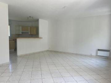 Maison 4 pièces, 75 m² à louer à Le Pian Médoc 33290
