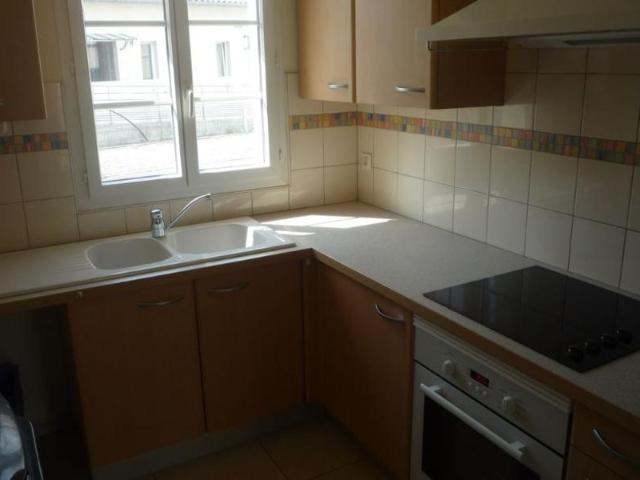 Maison 4 pièces, 75 m² à louer à Sainte Terre 33350
