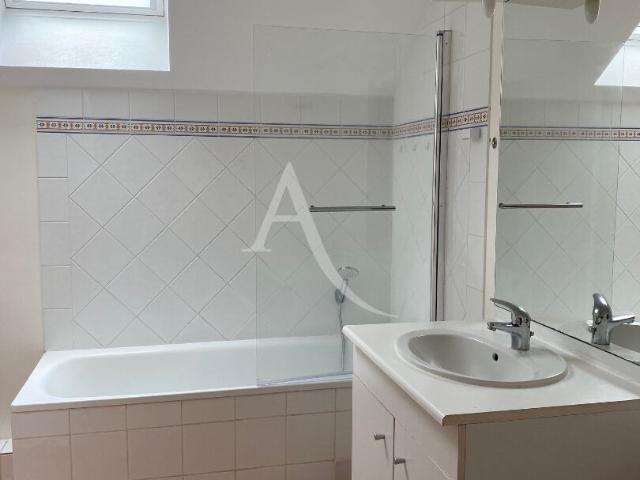 Maison 4 pièces, 76 m² à louer à Vitry aux Loges 45530