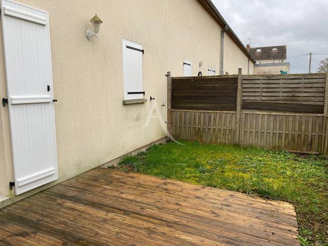 Maison 4 pièces, 76 m² à louer à Vitry aux Loges 45530