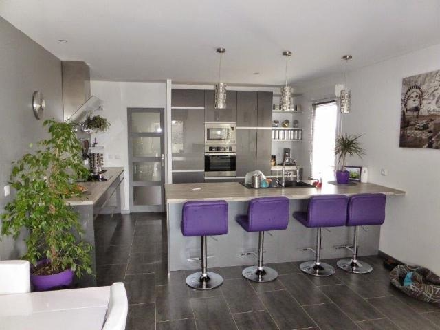 Maison 4 pièces, 79 m² à louer à Saint Loubès 33450
