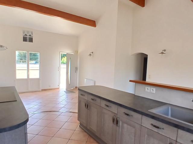 Maison 4 pièces, 80 m² à louer à Corme Royal 17600