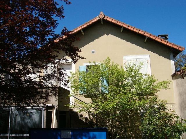 Maison 4 pièces, 80 m² à louer à Saint Yrieix sur Charente 16710