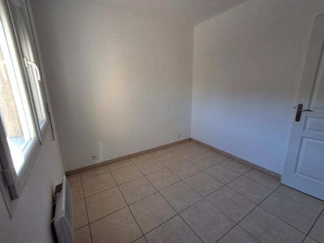 Maison 4 pièces, 81 m² à louer à Générac 30510