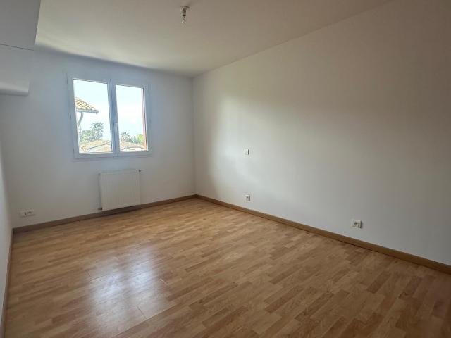 Maison 4 pièces, 82 m² à louer à Boucau 64340