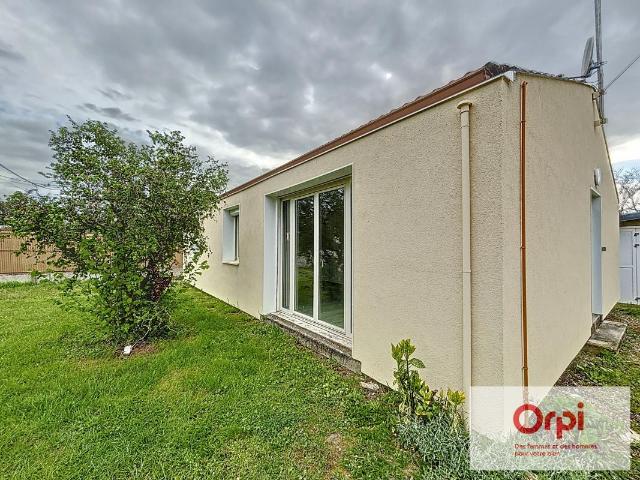 Maison 4 pièces, 83 m² à louer à Désertines 03630