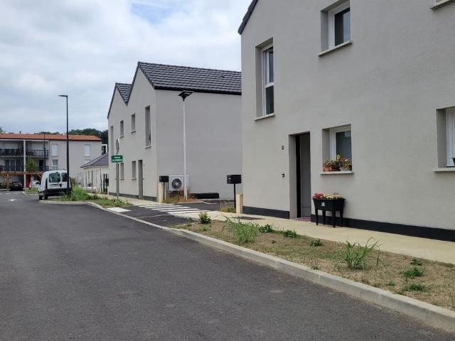 Maison 4 pièces, 84 m² à louer à Lons 64140