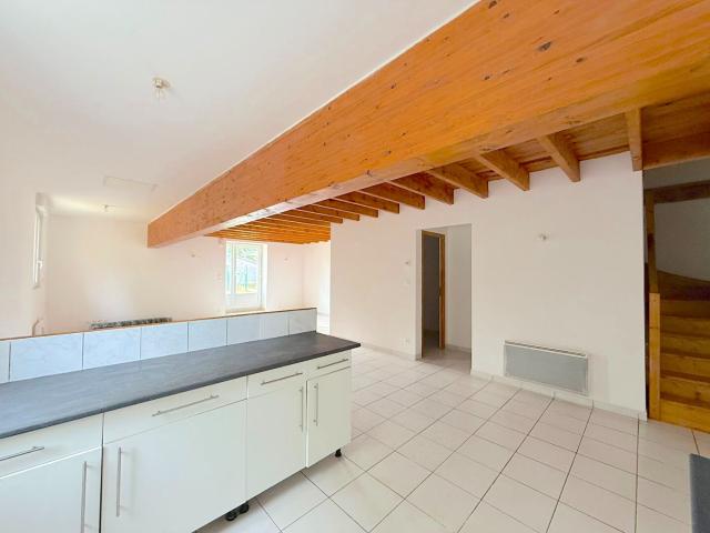 Maison 4 pièces, 85 m² à louer à Berson 33390
