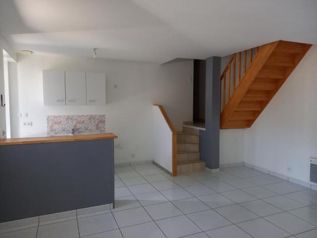Maison 4 pièces, 85 m² à louer à Naintré 86530