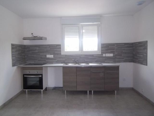 Maison 4 pièces, 85 m² à louer à Taillebourg 17350