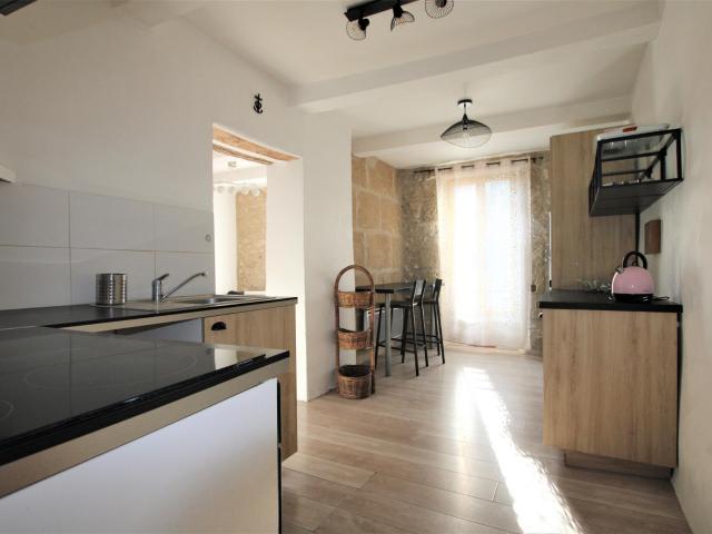 Maison 4 pièces, 86 m² à louer à Eyguières 13430