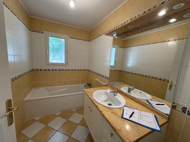 A LOUER Marmande à quelques pas de toutes les commodités, villa 167m2 meublée avec jardin et garage