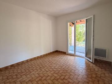 Maison 4 pièces, 86 m² à louer à Nans les Pins 83860