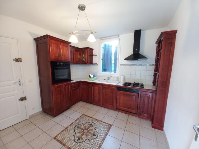 Maison 4 pièces, 87 m² à louer à Vaison la Romaine 84110