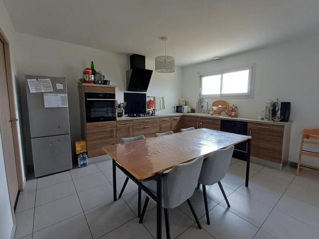 Maison 4 pièces, 89 m² à louer à Bouresse 86410