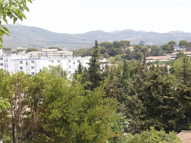 Maison 4 pièces, 90 m² à louer à Marseille 13 13013