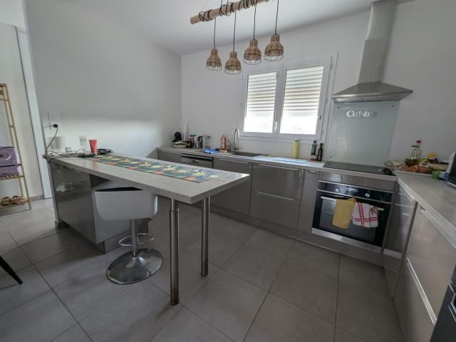 Maison 4 pièces, 90 m² à louer à Nîmes 30900