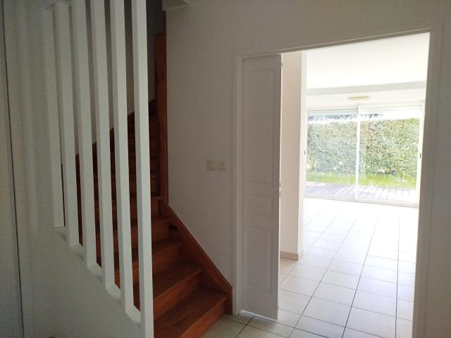 Maison, 4 pièces, 90 m², CC / mois Réf: VIL FONC TYR 256338