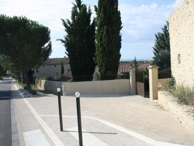 Maison 4 pièces, 92 m² à louer à Saint Pierre de Vassols 84330