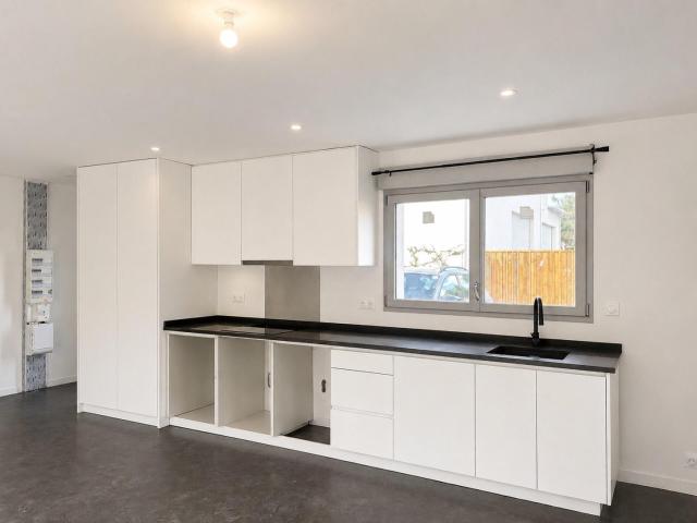 Maison 4 pièces, 92 m² à louer à Pessac 33600