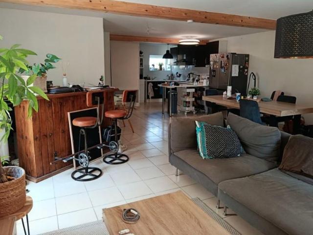 Maison 4 pièces, 92 m² à louer à Targon 33760